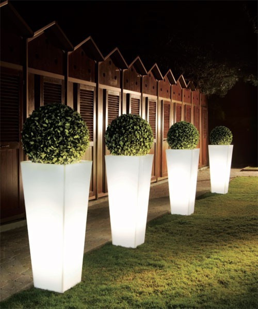 Corp iluminat solar LED model Quadro | EU