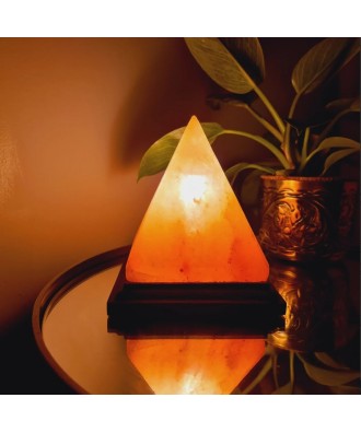 Veioza sare de Himalaya forma piramida | Spa Supplies